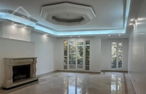 نیاوران/۲۰۰ متر /۳ خواب/مشاعات آبی فعال/۲ پارکینگ