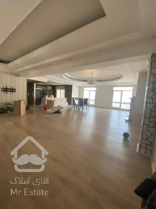 رهن و اجاره آپارتمان ۲۱۵ متری ۴ خوابه نیاوران
