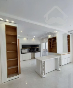 170 متر / چسبیده به حاشیه / برند منطقه