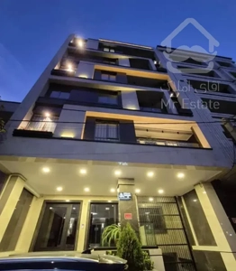 ۲۲۰ متر /فاز۱/تاپ لوکیشن/ ۵پارکینگ