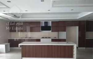 آپارتمان ۲۱۰متری واقع در نیاوران