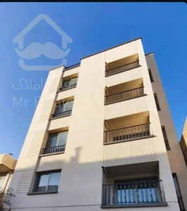 آپارتمان ۱۳۰ متری میرزاطاهرشرقی