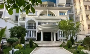 نیاوران شمال کاخ ۲۱۰متر ۳ خواب بدون مالک