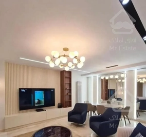 ۱۲۰متر ۳خ سالن پرده خور غرق در نور ۲ پارکینگ سندی