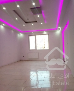 کلیـدنخـورده فـول بـا پـارکینـگ مُسَـقف سَنَـدی