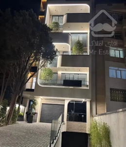 ۱۵۰متری/۲پارکینگ/رو‌به افتاب/سازه لوکس/اعیان نشین