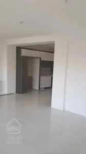 واحد ۱۰۰متری کلید نخورده