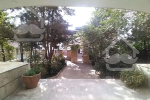 105متر اوشان/ ورودی از حیاط مشجر/ غرق نور دو جهت