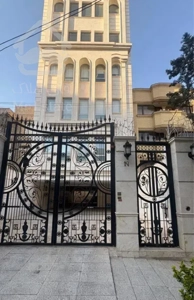 باهنر ۱۴۰ متر  همکف ۸۰ مترحیاط بازسازی ۰ تا ۱۰۰