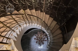 اجاره واحد ۲۱۶متر با دو پارکینگ