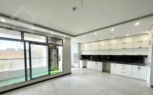 ۱۶۰ متر صفر / حافظ قبل پیروزی / طبقه ۱ و ۳ موجود