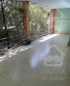 ٤٠ متر تراس و ١٠٠ متر حیاط اختصاصی و ١٠ متر پاسیو