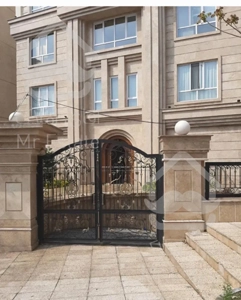 اپارتمان ۱۷۵ متری سه خواب