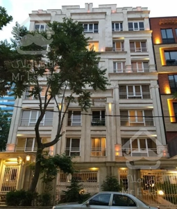 ۱۴۶ متر قهلک عمارتی رویایی قصری مجلل نوساز