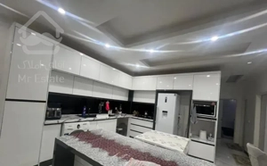 اپارتمان کلید اول بهترین لوکیشن/مخصوص مشتریای. خاص