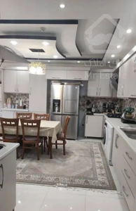 محتشم ،تمییز و مرتب روبروی دانشگاه سما