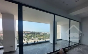 آپارتمان نزدیک پلاژ رویان۳خواب و روف گاردن