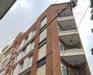 ۵۳۰ متر مستغلات یکجا