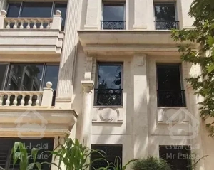 ۱۳۵ متر تاپ لوکیشن فرمانیه شرقی تراس قابل چیدمان