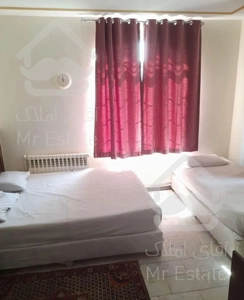 اتاق هتل دو ستاره واقع در میدان راه آهن خیابان ولیعصر