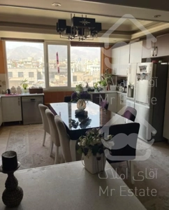 آپارتمان ۱۲۰ متری /فول امکانات/صادقیه