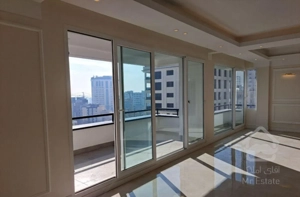 ۳۰۰متر ۳خواب زعفرانیه۴۰متر تراس ویو ابدی نوساز