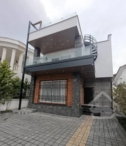 روف گاردن سه خواب مبله شهرکی مدارک کامل چلندر