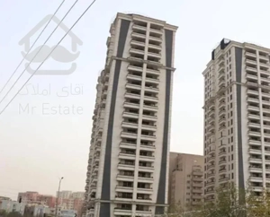 آپارتمان ۱۰۲ متری/ غرب ایرانمال/ سند و وام