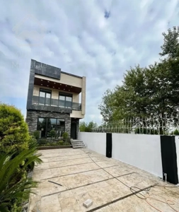 ویلا باغچه دوبلکس مدرن شهرکی نوساز سند تک‌برگ