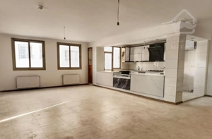 136 متر سه خواب دو پارکینگ باکس غرق نور