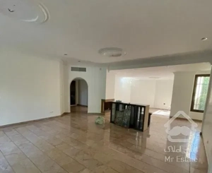 250 متر / 3 خواب / ویلایی / فول بازسازی / حسن سیف