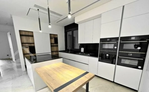 ۱۴۲ متـر هروی (ساختمان مُدرنیتـه) فـرصتی بی‌نـظیر