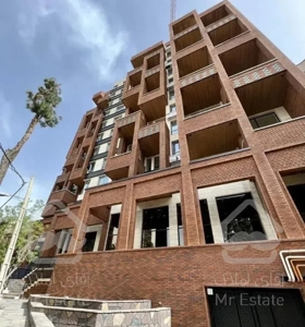 ۱۵۰ متر فرشته