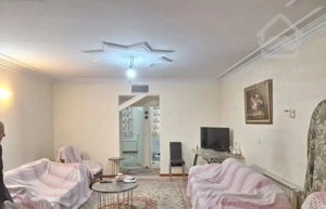 میدان ۷۸ / ۷۰ متر دو خواب با آسانسور انباری. بالکن