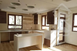 ۱۳۰ متر نیاوران شمال کاخ/تکواحدی/خوش نقشه