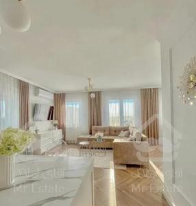 ۸۰متر/سالن پرده خور/خوش نقشه