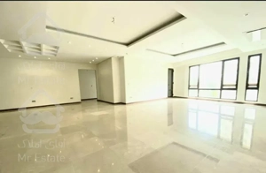 آپارتمان ۲۰۰ متری / جماران / سه خواب / دو پارکینگ