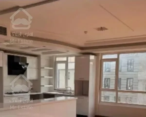 112 متر / تک واحدی / سالن سرتاسر پرده خور /