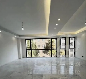 ۱۱۰متر*چهارباغ*یک ساله*سالن سرتاسر پرده خور