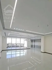 125متر/واحدعقب/نمای سنگ/واحد دلباز/پارکینگ‌سندی