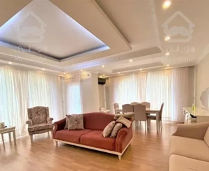 ۱۱۰متر/چهارباغ / تاپ لوکیشن/سالن پرده خور/