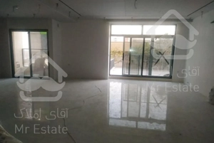 160متر،دوخوابه بزرگ، باتراس وحیاط اختصاصی