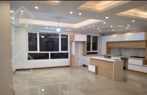 ۱۰۰متر / سالن پرده خور / فول امکانات