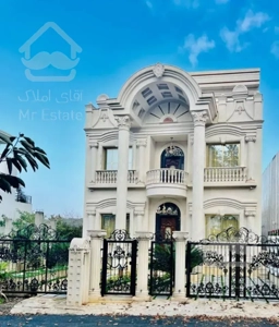 خریدویلاکاخ شیک۳۰۰متری فول فرنیش استخرداخلی