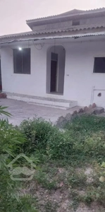 ویلا ۲۰۰ متری  بر جاده محل ،  با اسناد و مدارک