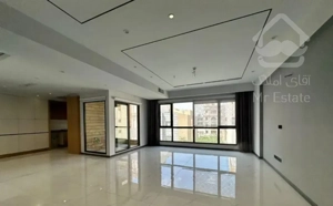 آپارتمان  مدرن 2 سال ساخت پشت حاشیه وکیل اباد/