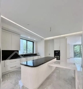 ۲۱۵ متر سنبل فرمانیه / طبقه ۴ / فول امکانات