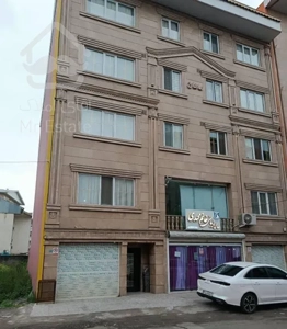 فروش آپارتمان ۱۳۲ متری سه خواب فومن