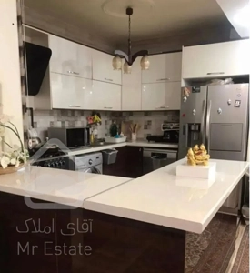 جنت آباد ۴باغ / ۶۷متر روبه آفتاب/ پارکینگ/ تراورتن