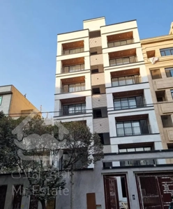 تهاتر آپارتمان نوساز با دو عدد کلنگی بغل هم